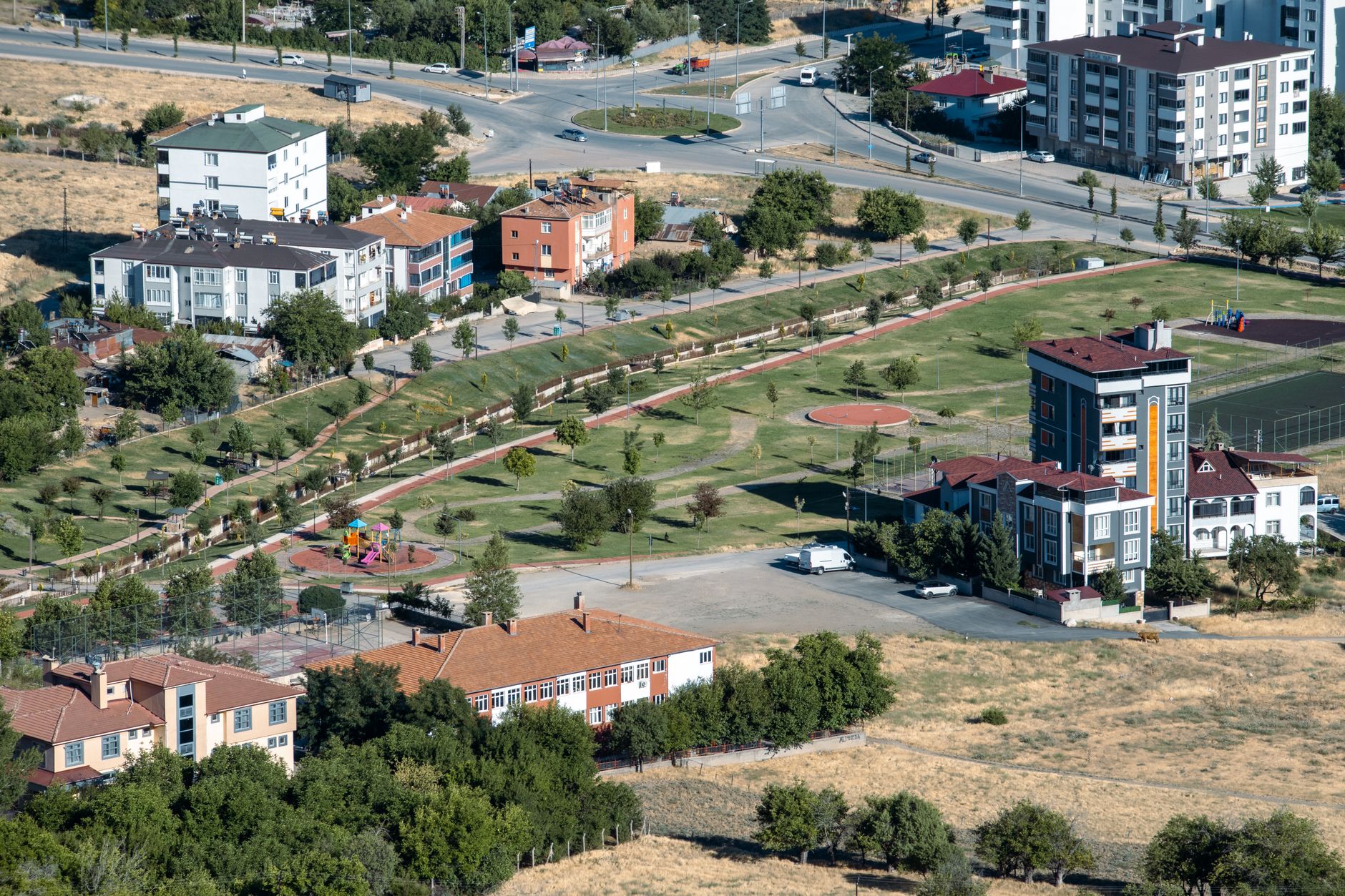 Aerial view showcasing urban and park areas in Elâzığ, Türkiye. — The Best Use for the Best Choices Now